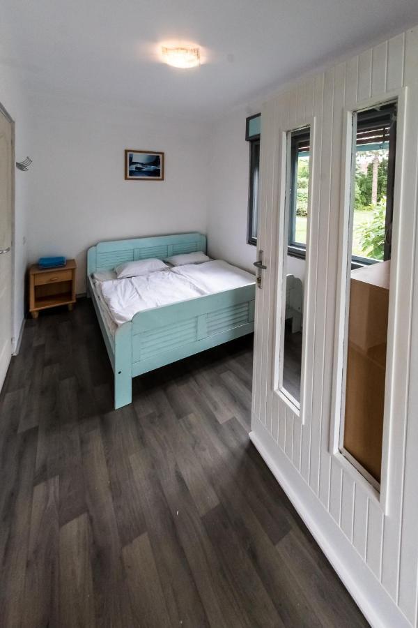 Penge Bungalok Hotel Balatonalmádi Buitenkant foto
