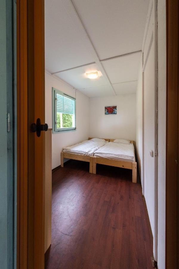Penge Bungalok Hotel Balatonalmádi Buitenkant foto